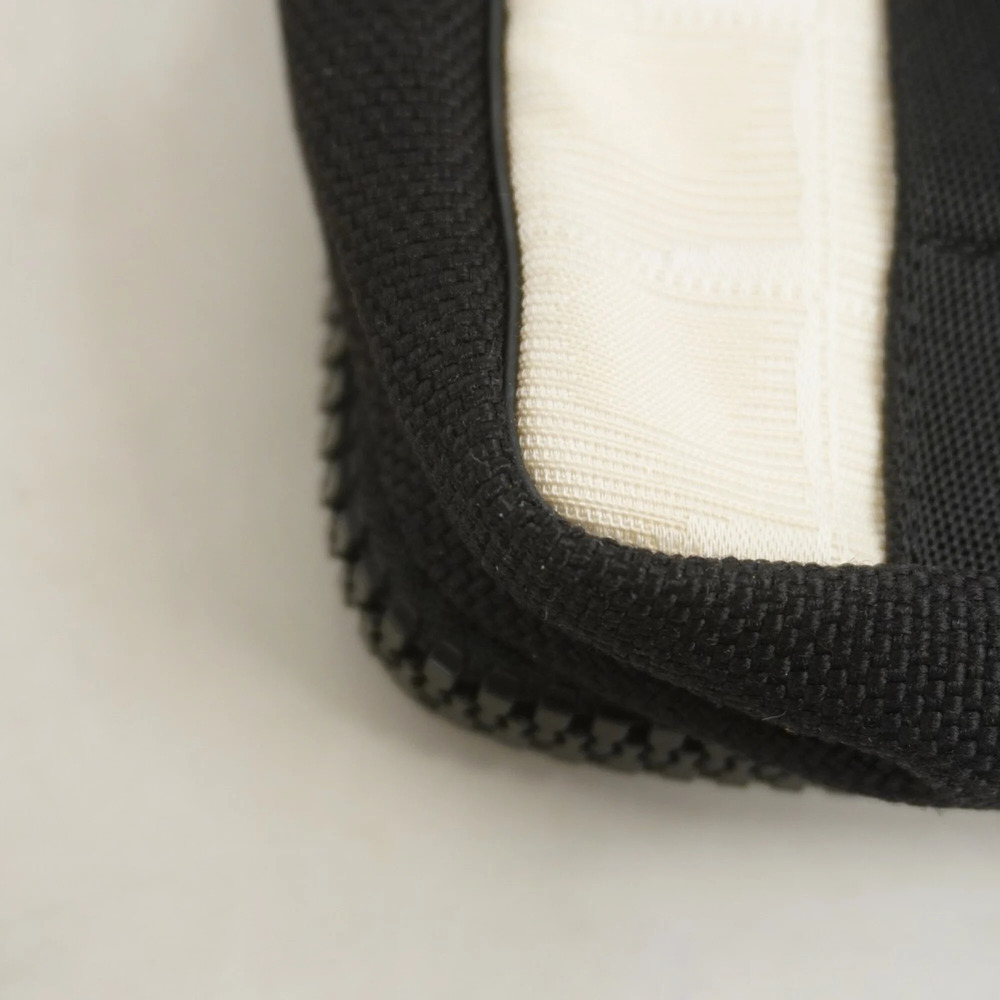 CHANEL Black Shoulder Bag - Picture 6 of 10